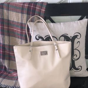 large cream purse,Nine West,perfect condition!